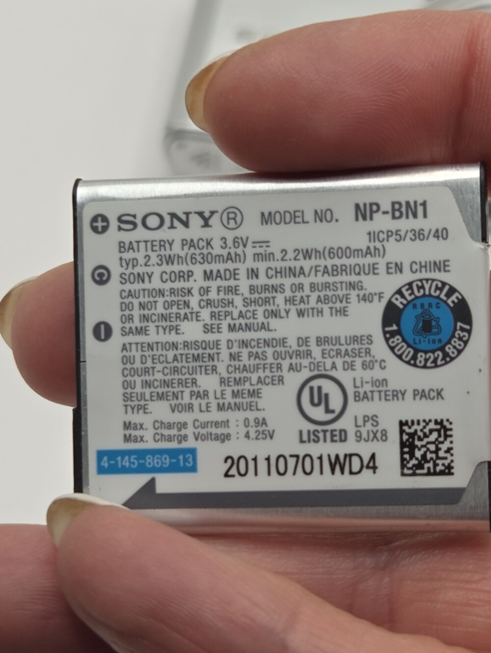 Sony Cyber-shot DSC-W330 Digital Camera 14.1MP 4x Optical Zoom - Picture 7 of 16